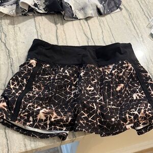Lululemon Athletica Black Geometric Athletic Skirt